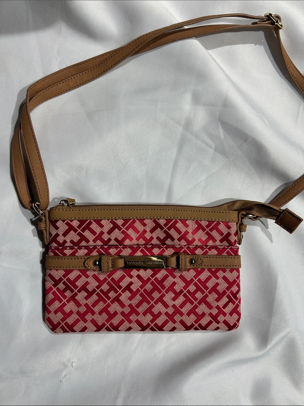 Tommy Hilfiger Red Patterned Crossbody with Tan Accents No Callouts‎